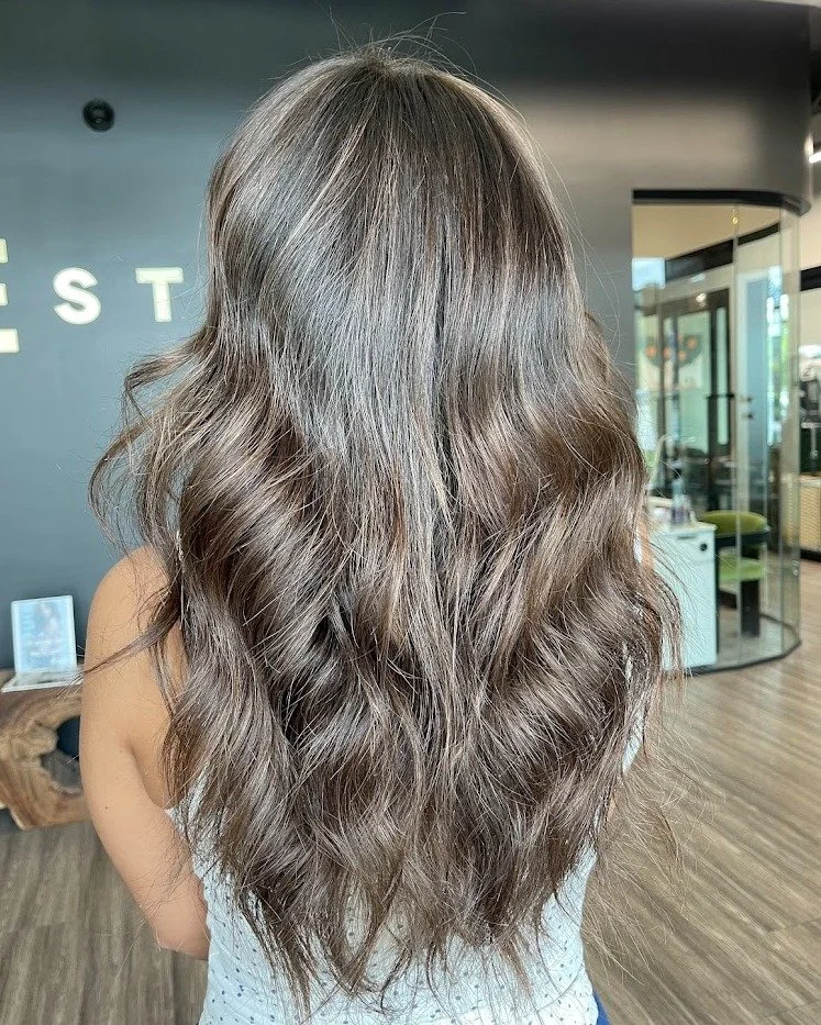 Cool-toned brunette perfection 🤎✨

Madison created the dreamiest smoky brunette with soft dimension and waves that show off all that shine and movement. Subtle, rich, and effortlessly pretty from every angle 🤍

#ClementineAndHoney #MadisonDidThat #