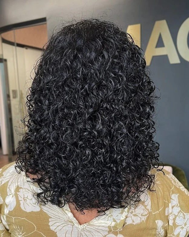 Curl definition on another level 🌀✨

Krista shaped and styled these curls to perfection, bringing out all the natural bounce, shine, and texture. 

 Healthy curls + the right cut = magic every time 🤍

#ClementineAndHoney #KristaDidThat #CurlyHair #