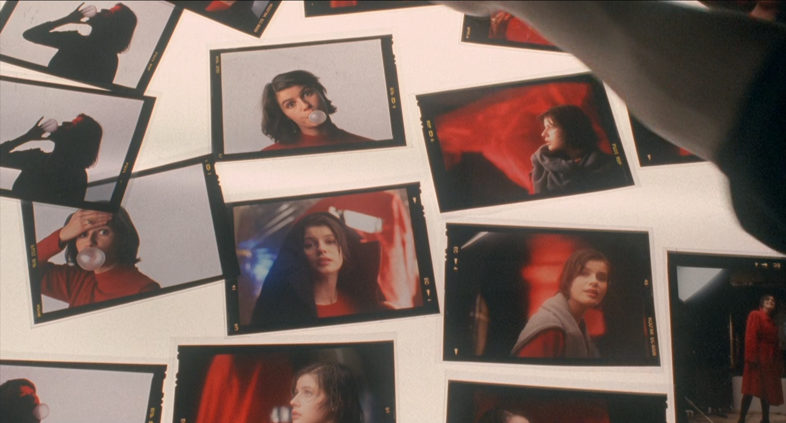 Three Colors Red 15 - filmspice.png