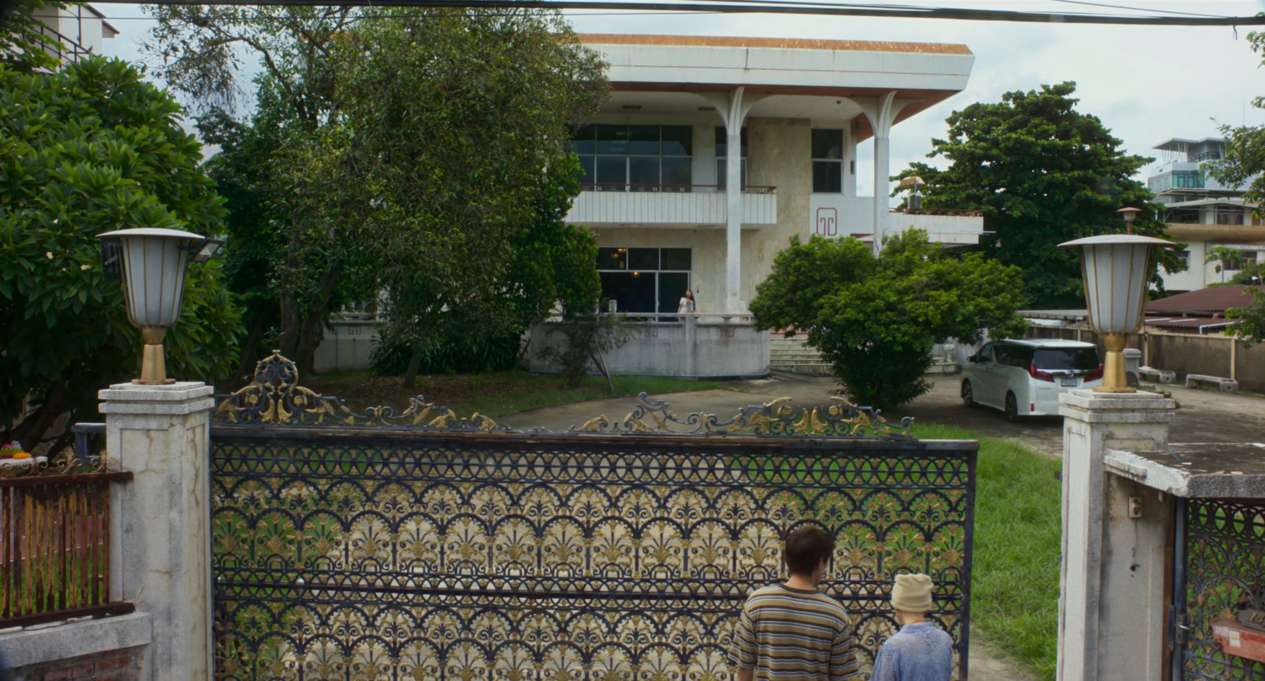 How to Make Millions Before Grandma Dies 33 - filmspice.png