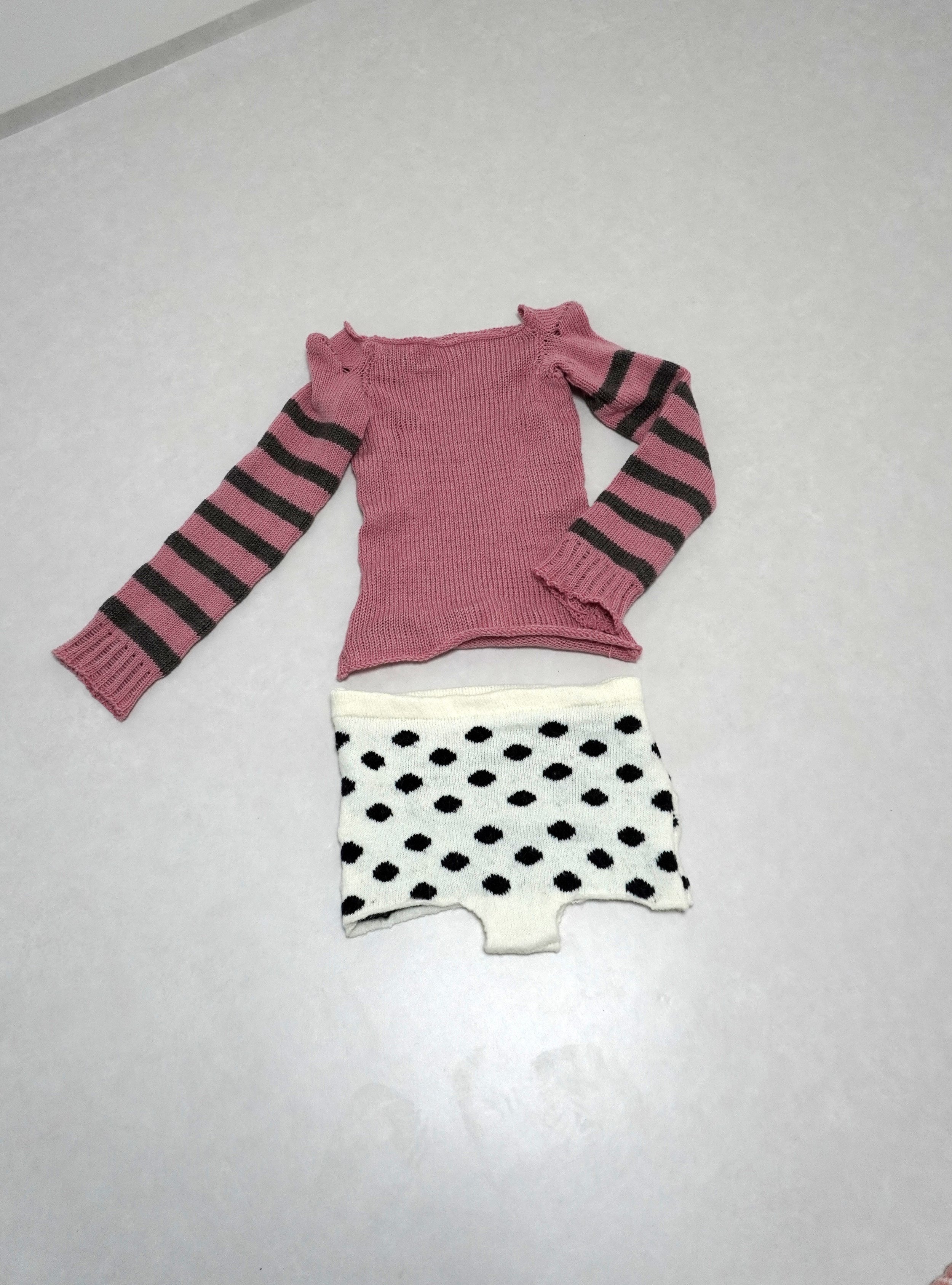 crested sweatr 4.jpg