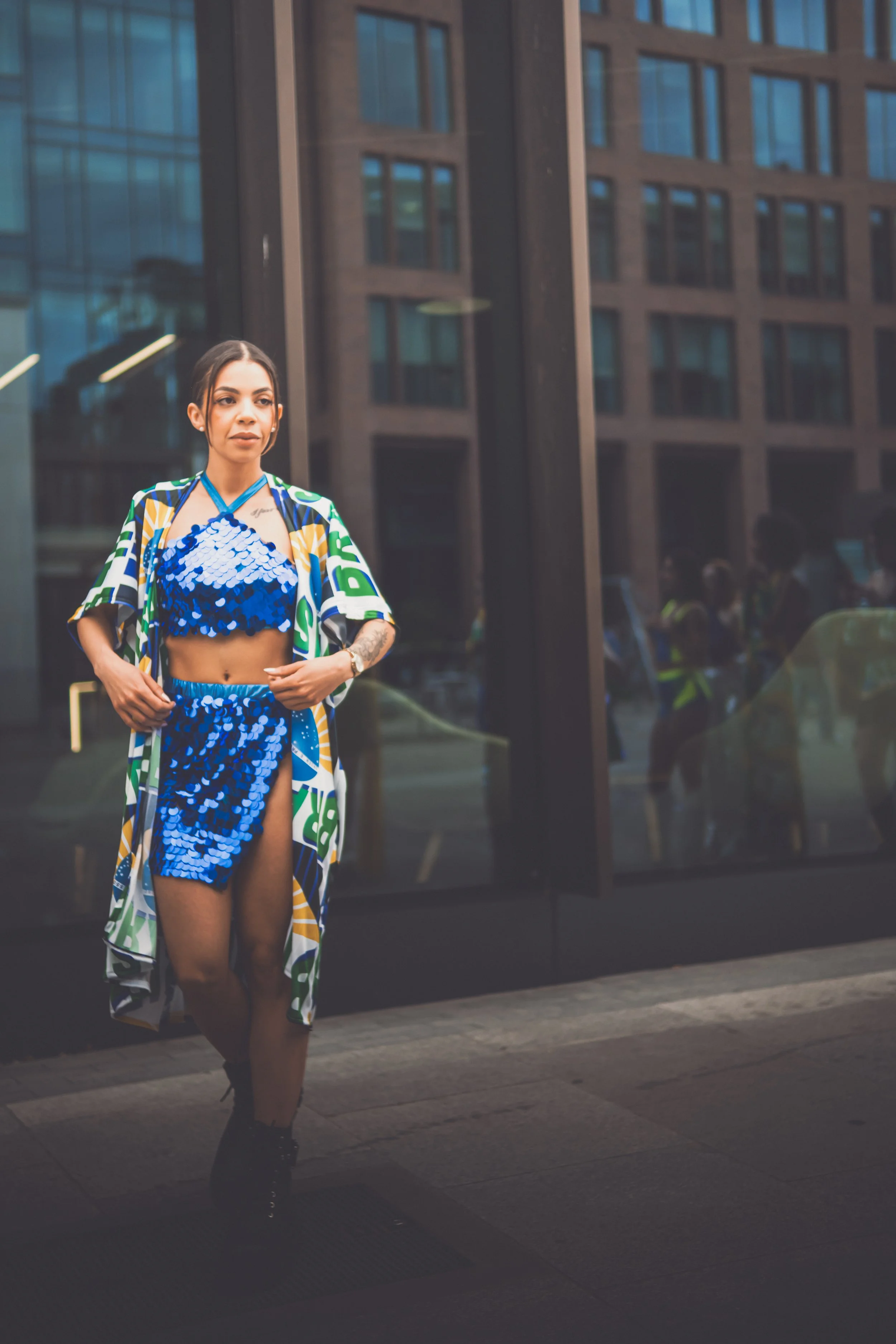 Cropped blue sequins