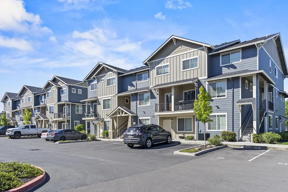 Apartments Storage Units Central Point, Oregon — Smith Crossing
