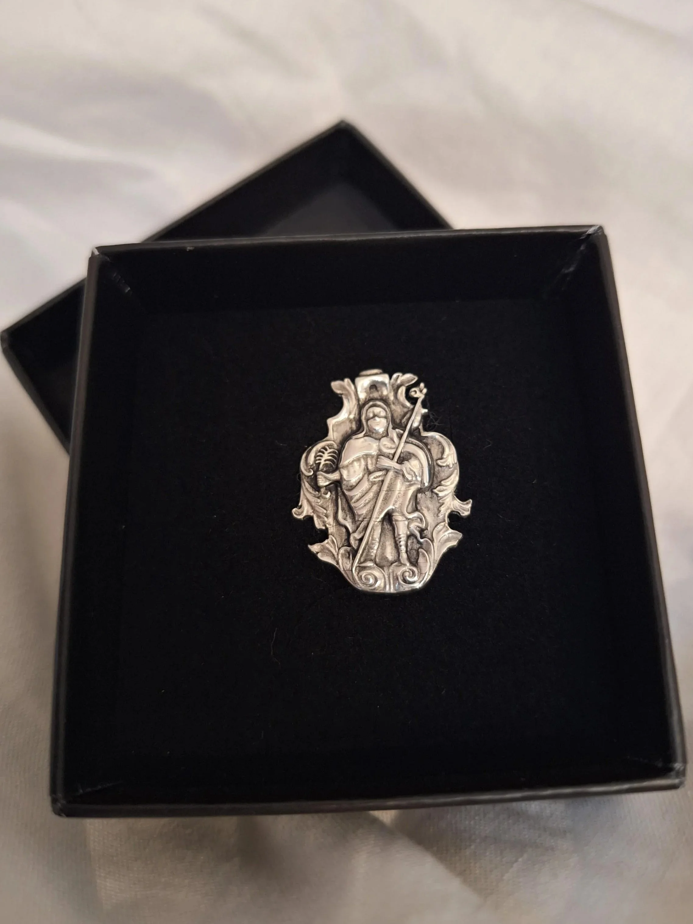 lapel.jpg