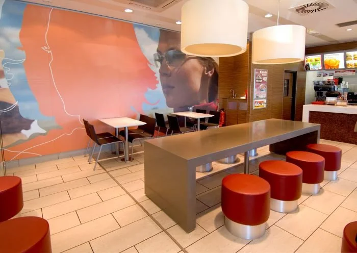 McDonald's Vöhringen Essbereich