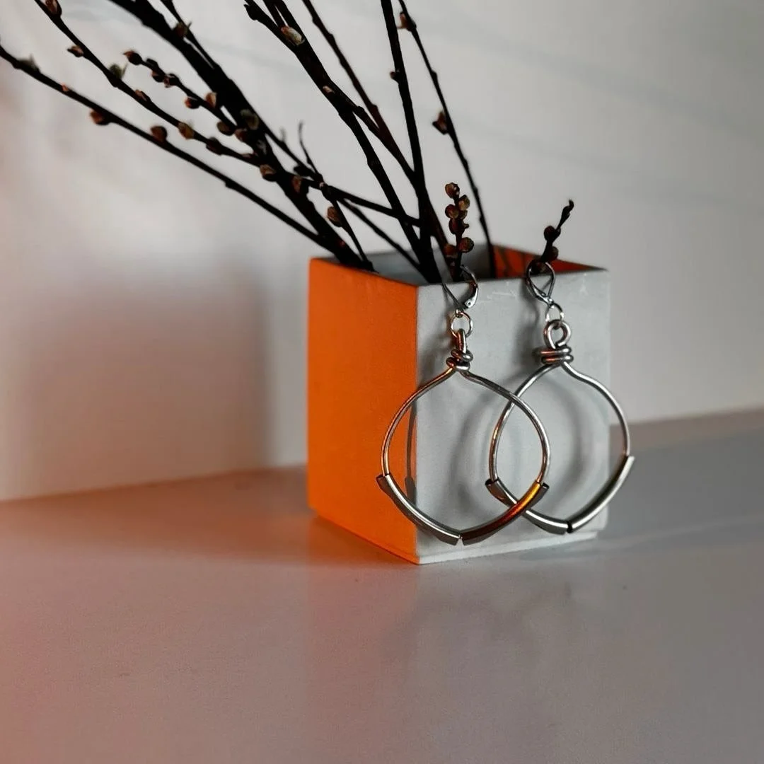 A playful twist on a classic design. Meet the Aluminum Hoops with Beads. 

Lightweight, hand-formed classic hoops are perfect for everyday wear. 

2&rdquo; Hoop.