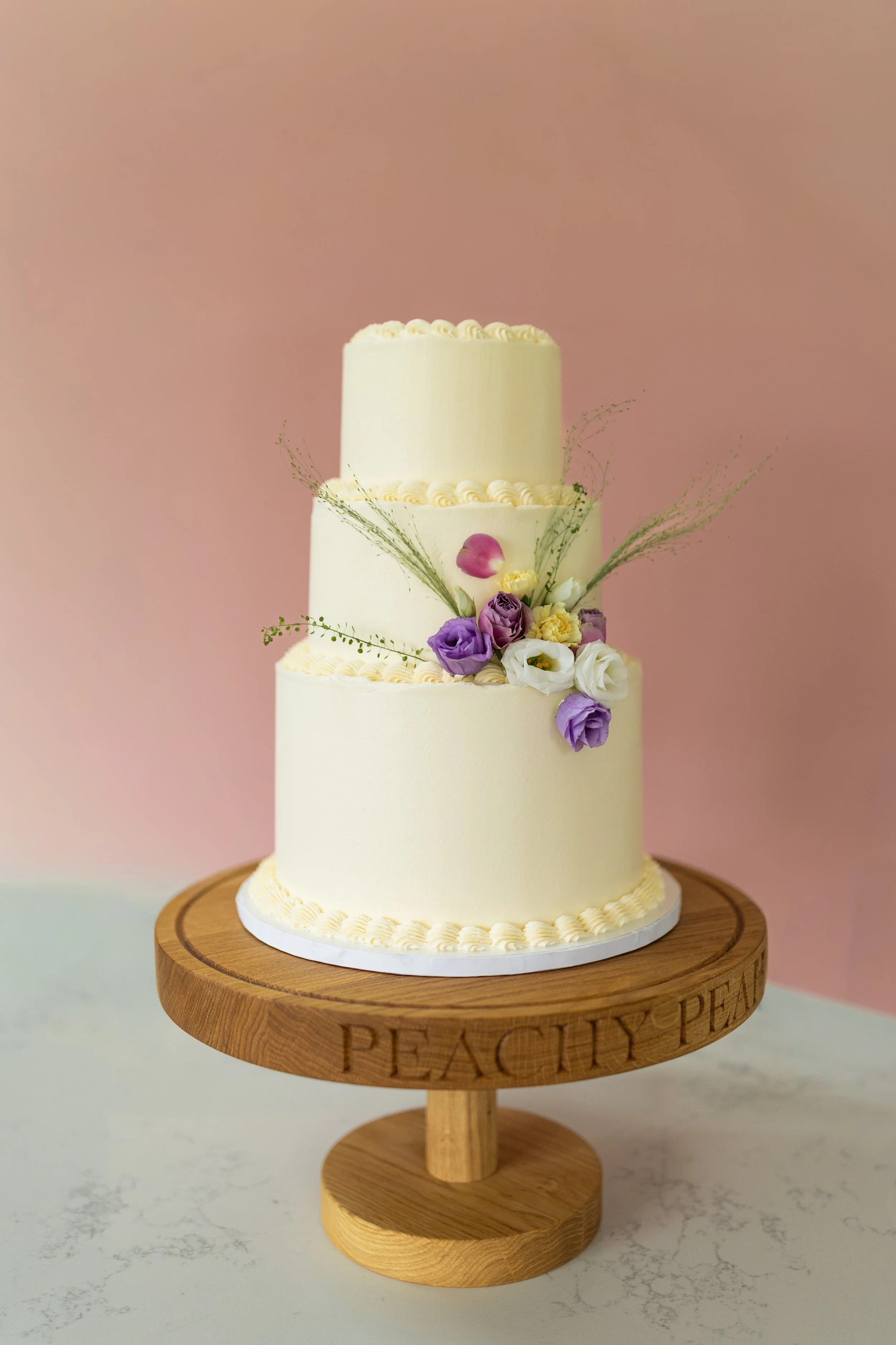 HannahPartridgePhotography_PeachyPearlCakeBranding-0588.jpg