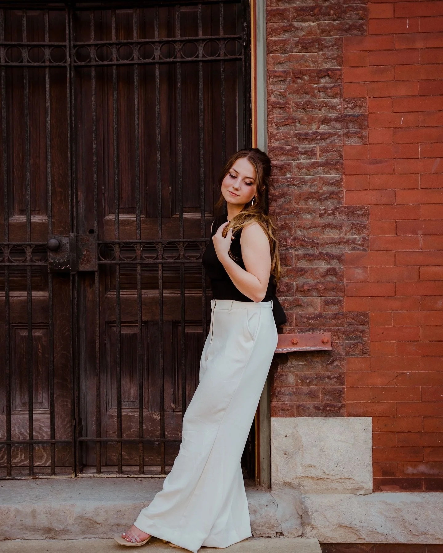 While wedding video is our main thing- we couldn&rsquo;t say no to doing this special photo project for one of our favorite girls. Lily, God has so much ahead for you!! We love you and are so proud of you!! 

#seniorsession #seniorphotos #chicagovide