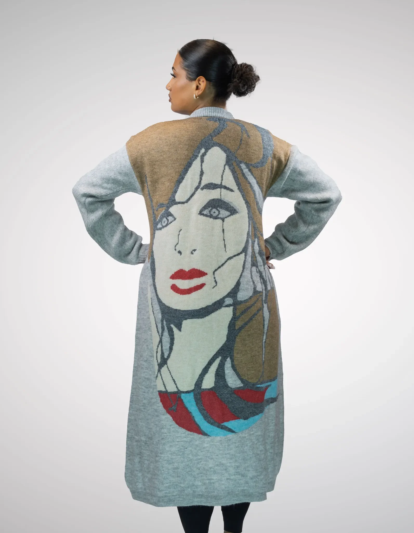 NOOR Oversize-Strickmantel mit Gesichtsmotiv