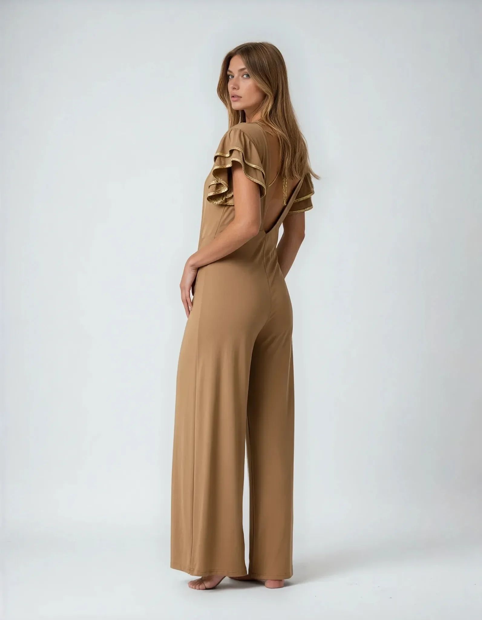 LIO Jumpsuit mit Volantärmeln und Rückenausschnitt