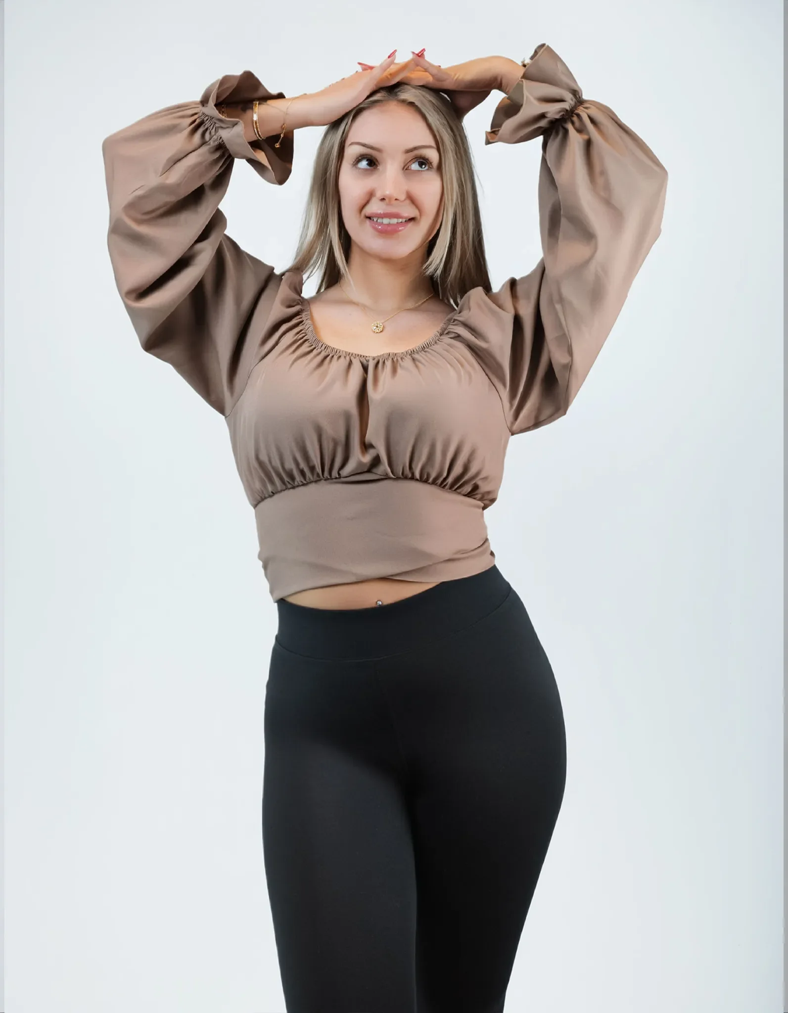 Taupe Top mit Ballonärmeln Vorderseite.
