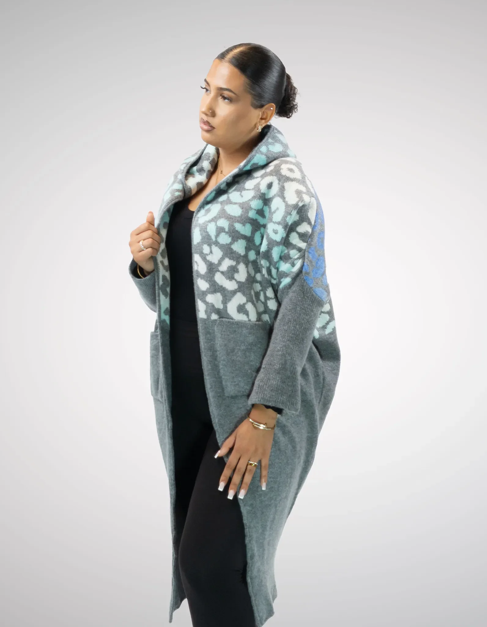 ELLA Oversized Strickmantel mit Kapuze & Leo Farbverlauf