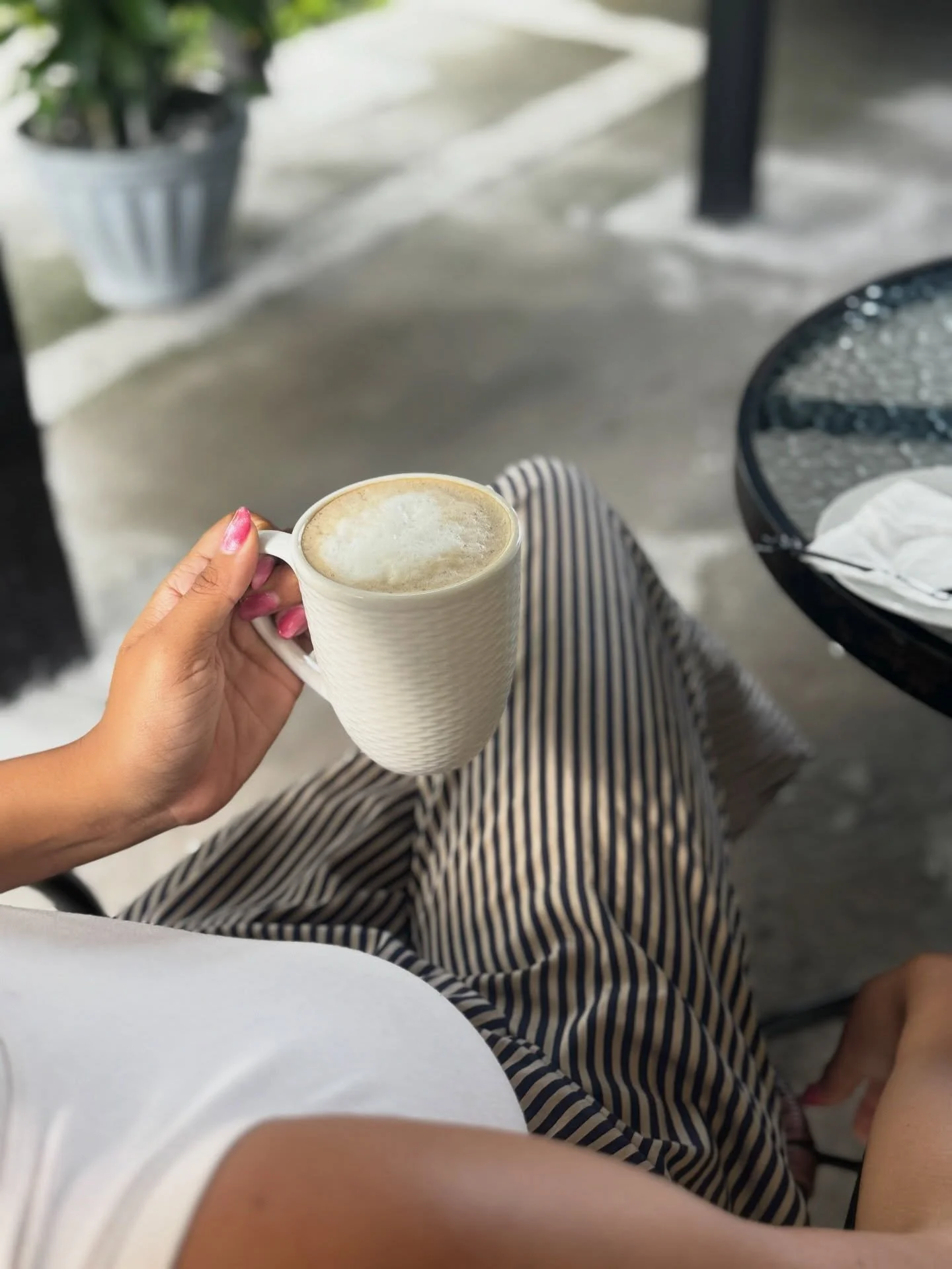 Our favorite time of day ☕️

#thecourthousegallery #thecourthousegalleryja #ochorios #ochoriosartgallery #bluemountaincoffee