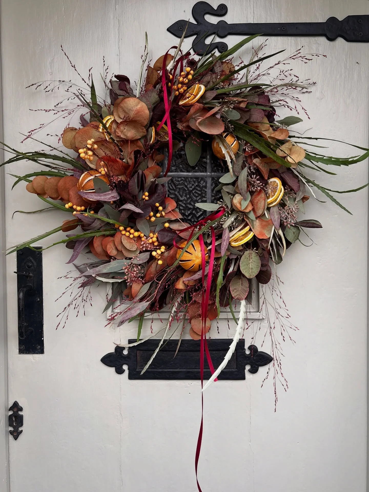 🍂 Handcrafted Autumn Wreaths

Handmade on mossed bases with dried oranges, berries, foliage and ribbon.
&bull; 14&Prime; finished &ndash; &pound;35
&bull; 18&Prime; finished &ndash; &pound;50

🎄 Pre-order your Christmas Wreaths &amp; Arrangements!
