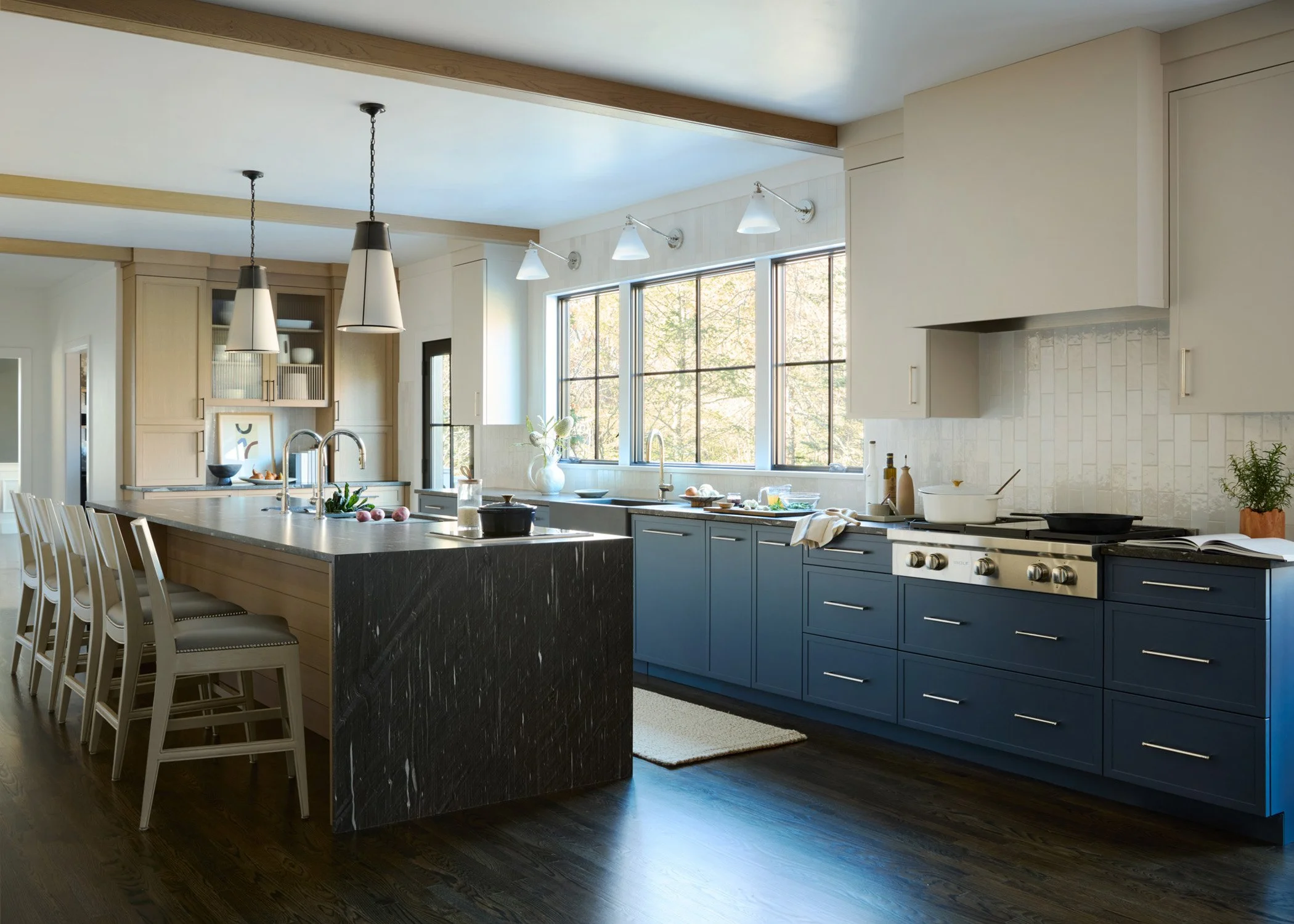 sacris-design-north-andover-quiet-modern-kitchen-black-stone-island-white-oak-cabinetry.jpg