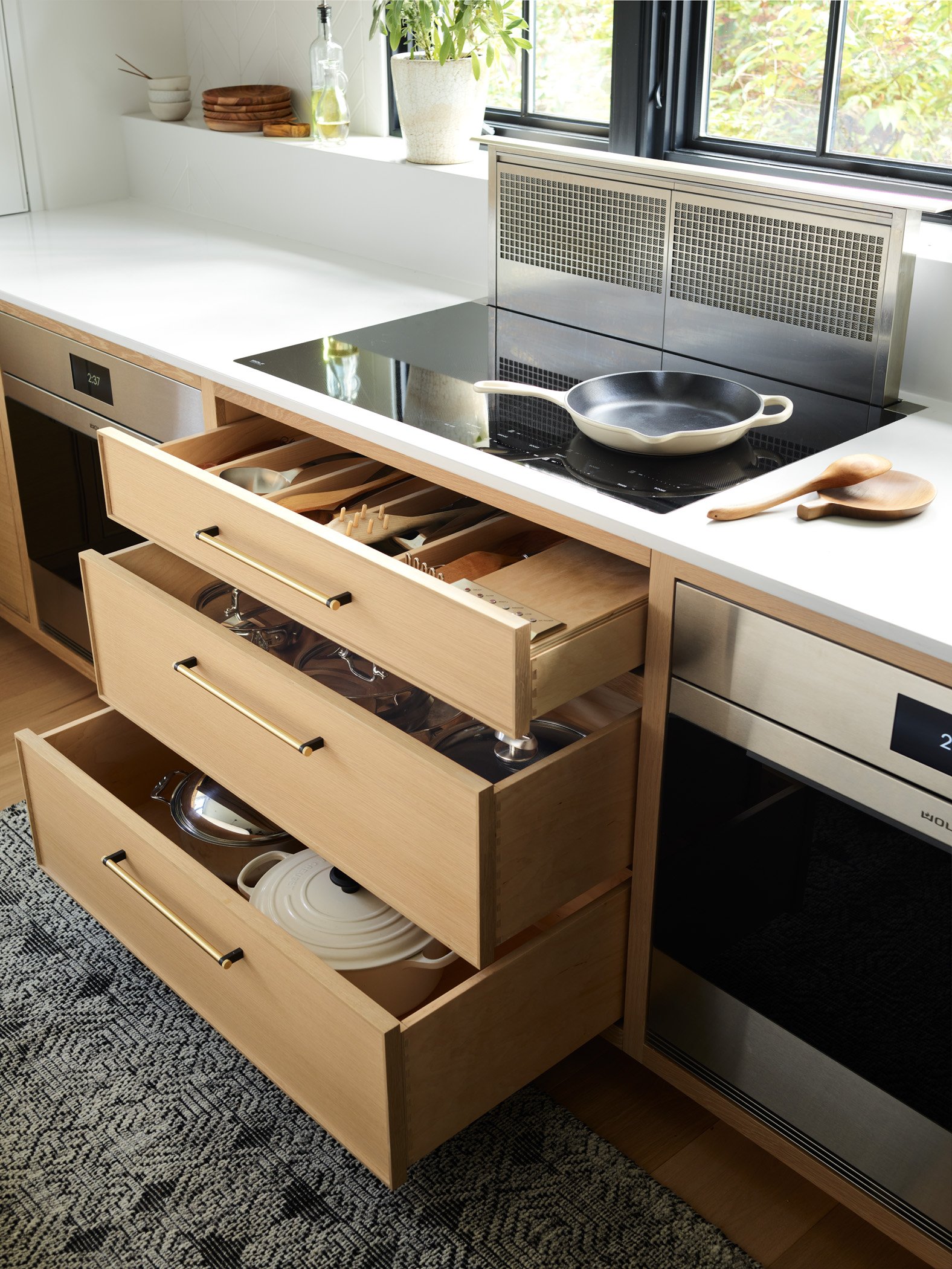 sacris-design-wolf-downdraft-cooktop-drawer-control