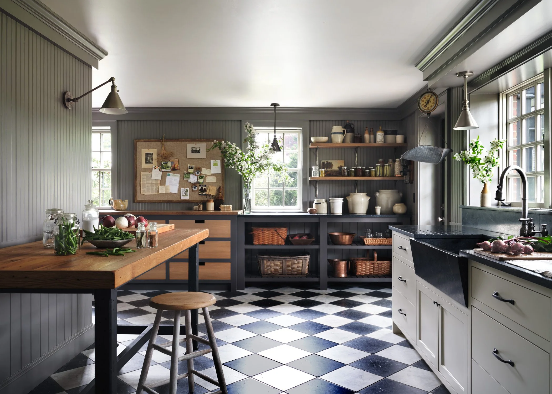 sacris-design-nashua-georgian-revival-project-studio-checkerboard-floor-beadboard.jpg