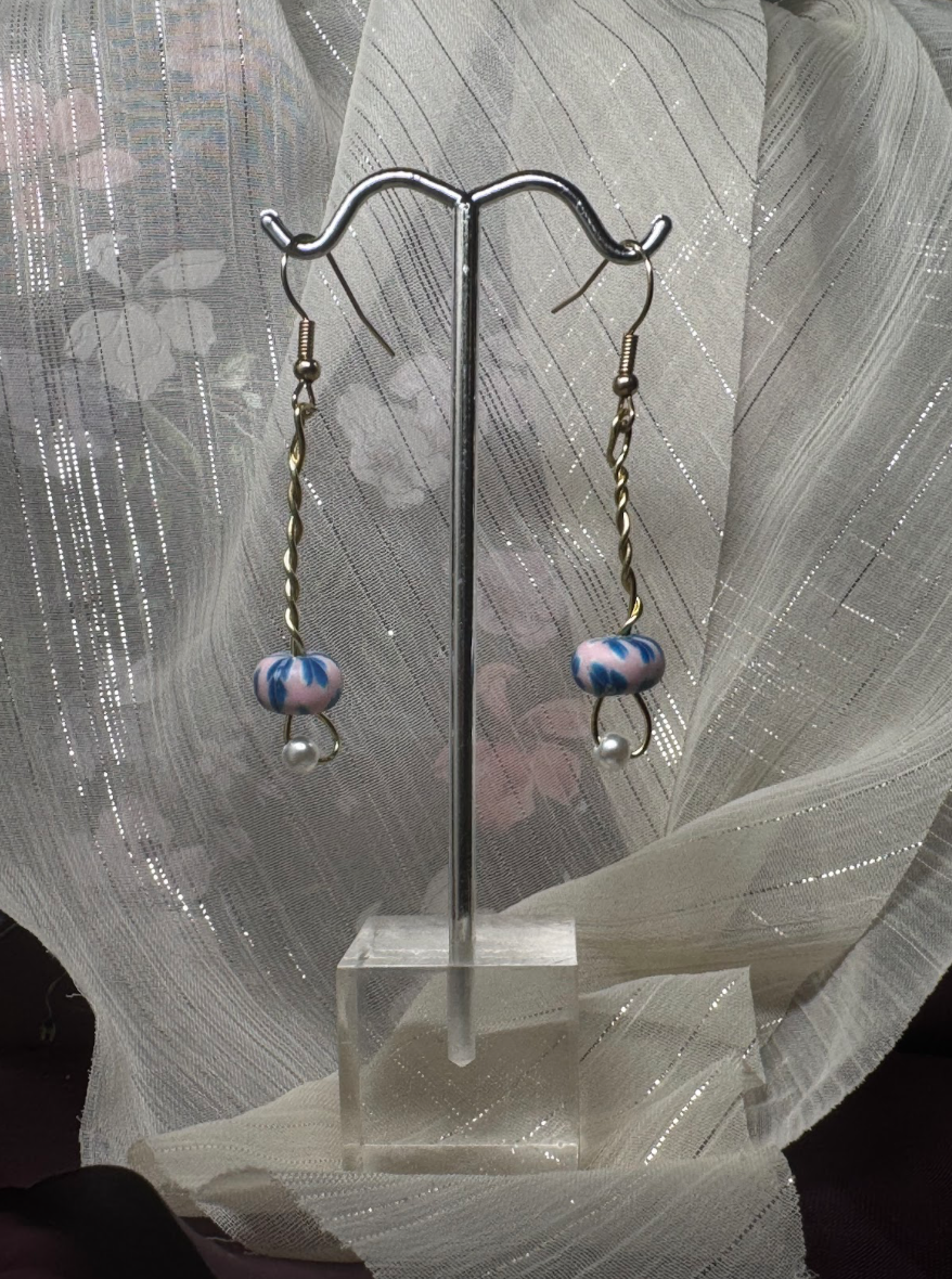 FORGET ME KNOT EARRINGS