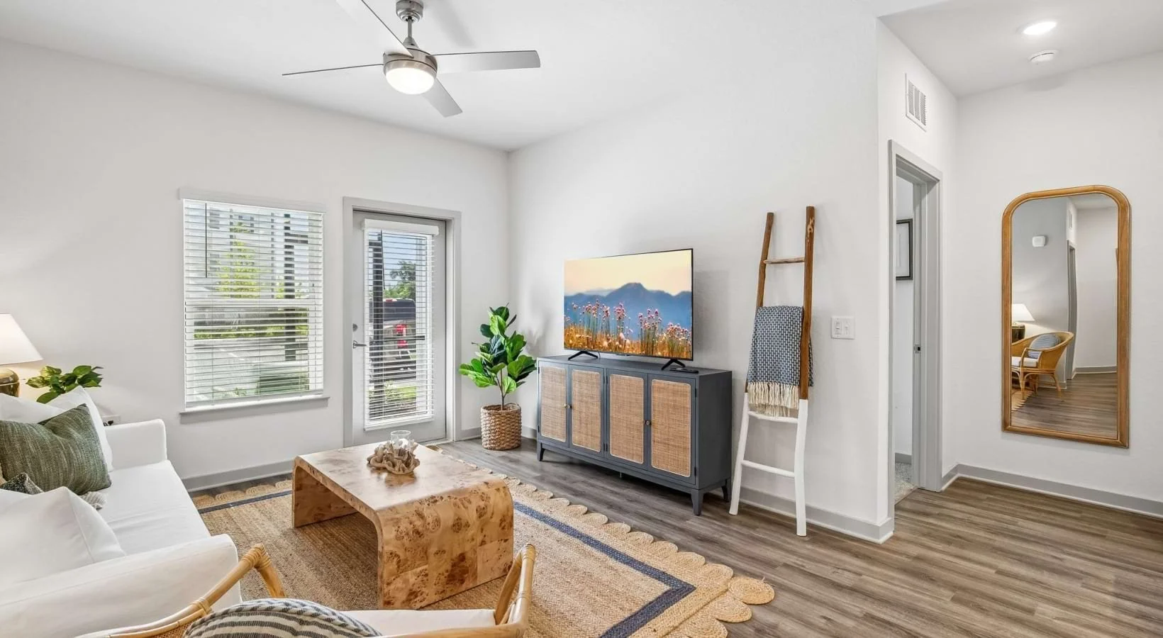 1-web-or-mls-E-Sligh-Ave-S1107-001-79c128428cd2ca4790e015666318061f.jpg