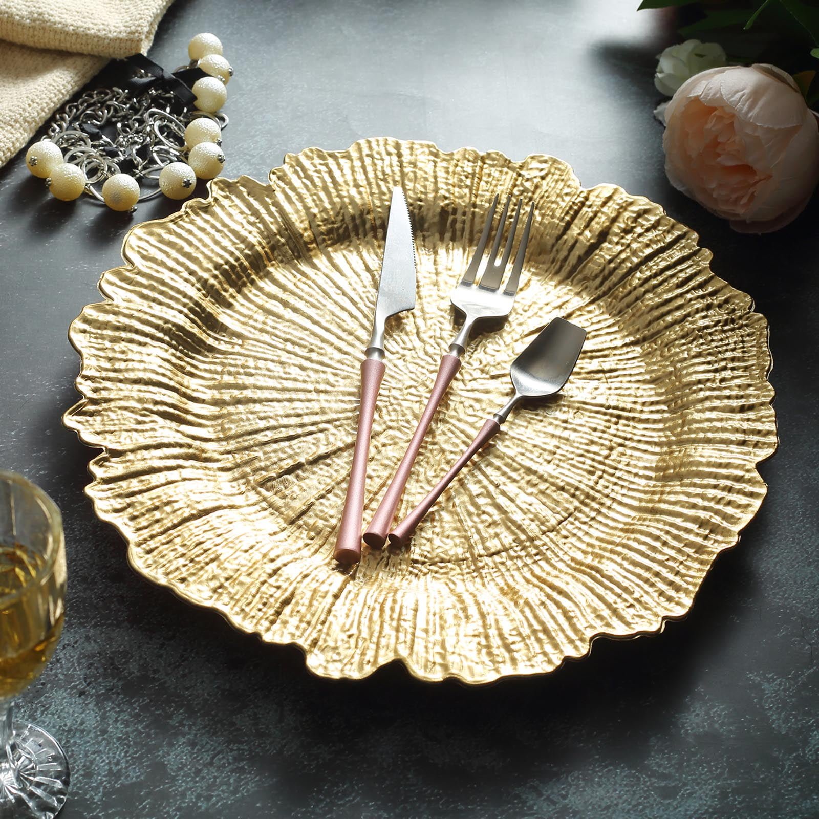 Efavormart-6-Pack-13-Round-Gold-Plastic-Reef-Charger-Plates-Ruffled-Rim-Dinner-Charger-Plates-For-Weddings-Events_dbede53a-f898-40c8-9b5c-51413f5447c9.3692eff5afc597622a9c2df974fb57b3.jpeg