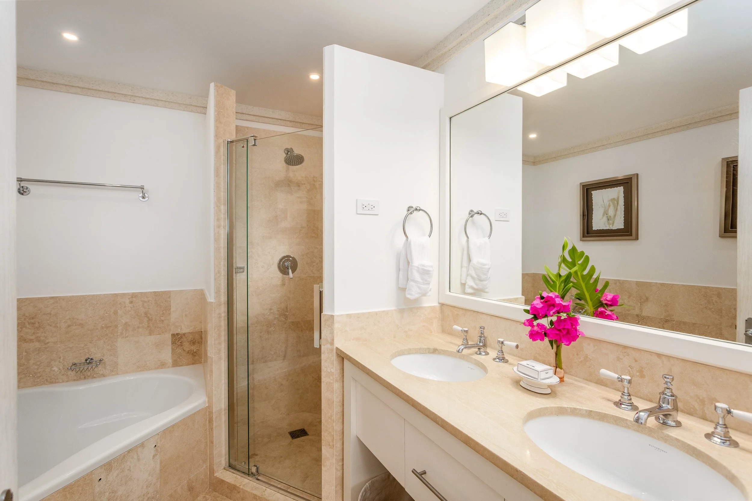 Master ensuite.jpg