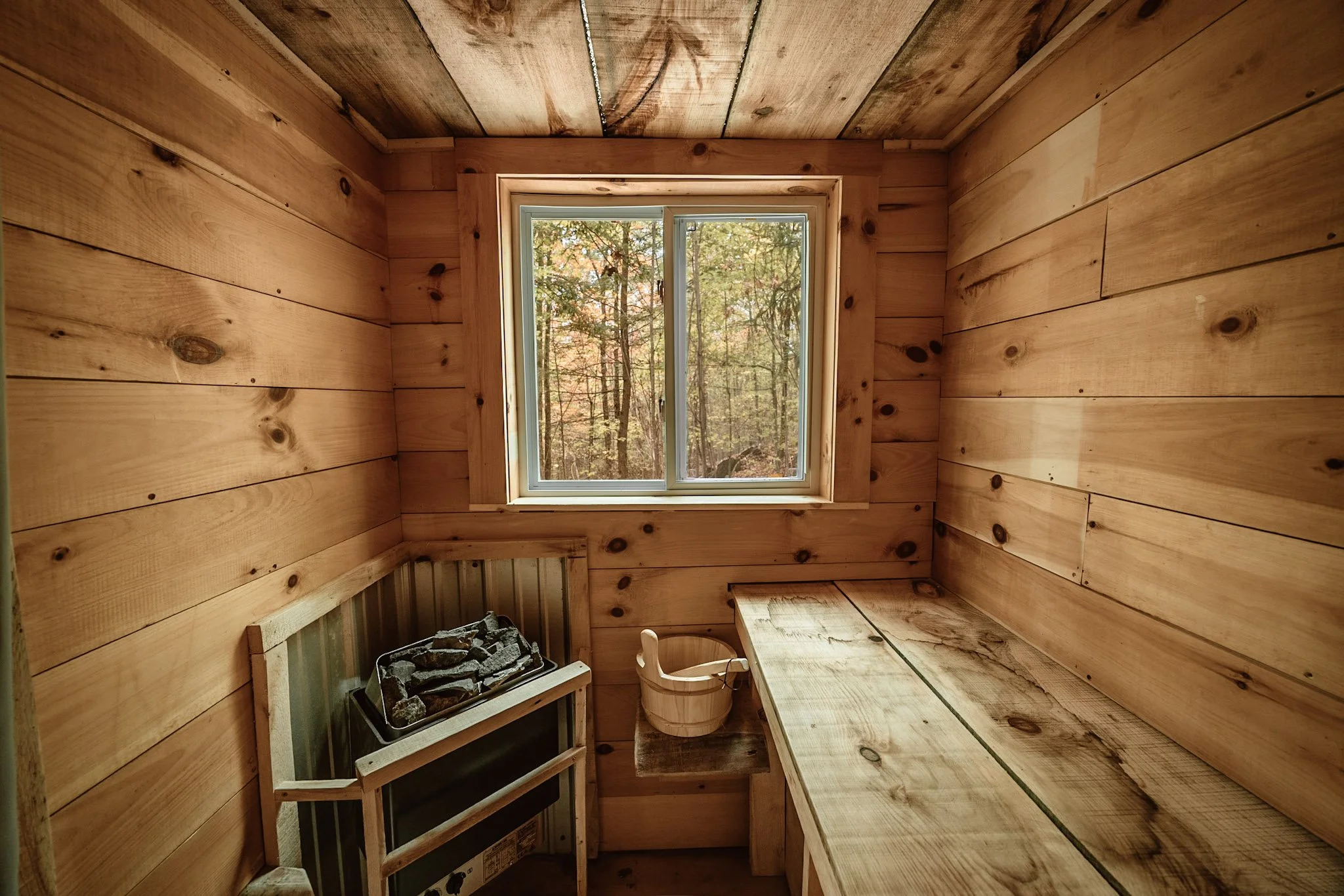 Calmer days await you at the Black Dog cabin sauna