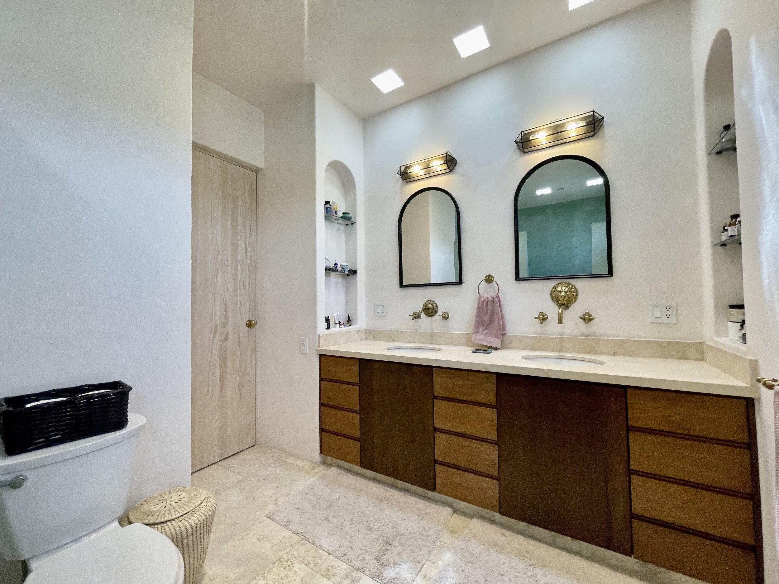master bathroom 1.jpeg