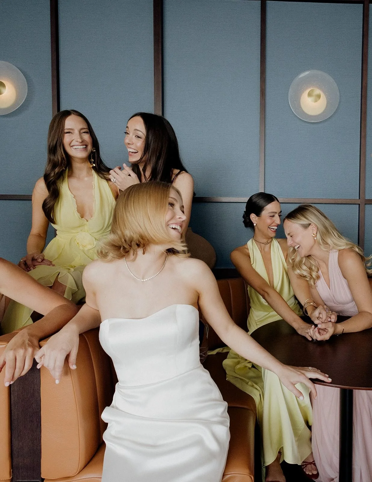 Megan &amp; her girls. Couldn&rsquo;t resist adding in a trial photo - her look was too gorgeous not to share. A perfect example of letting your natural beauty shine, just a bit more elevated for your wedding day. 
.
Photography @chellisemichaelphoto