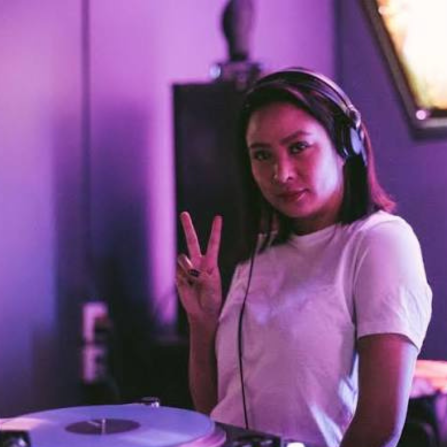 DJ NINA MENDOZA
