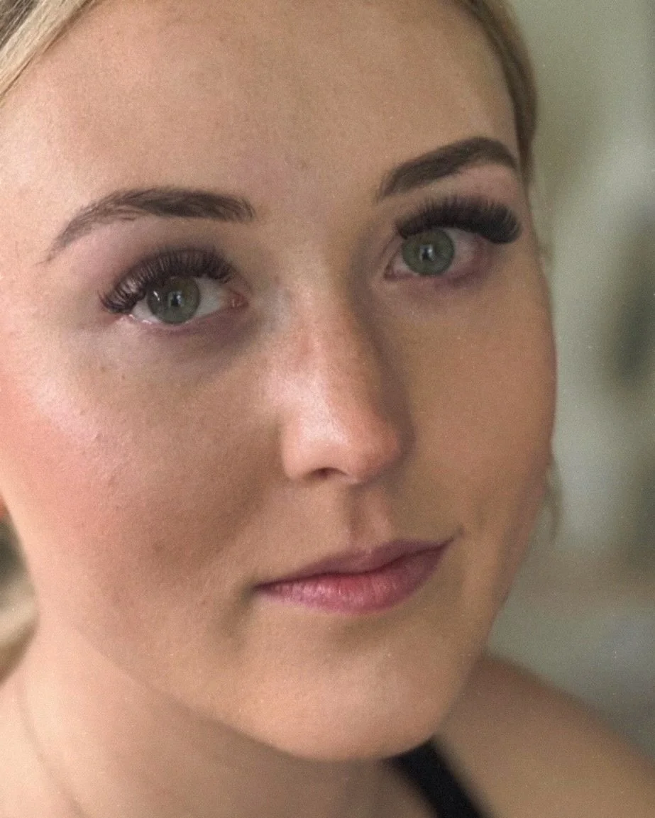 Hybrid Lash Extensions @vlashexpert 

Looking for lashes that enhance your natural beauty without overpowering it? 

These short hybrid eyelash extensions are an ideal choice for blondes seeking a soft, classic look with a touch of sophistication. 🤩