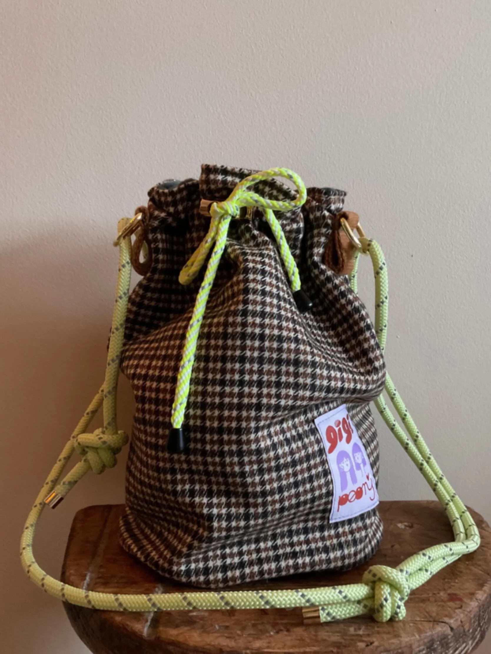 Rejoins le Gigi Peony Club! Derni&egrave;re vente le dimanche 14 d&eacute;cembre  sur mon site.
www.gigipeony.com
Il y aura des sacs bananes, sacs seau et quelques p&eacute;pites !
&Agrave; tr&egrave;s vite!
#gigipeony #createur #slowfashion #handmad