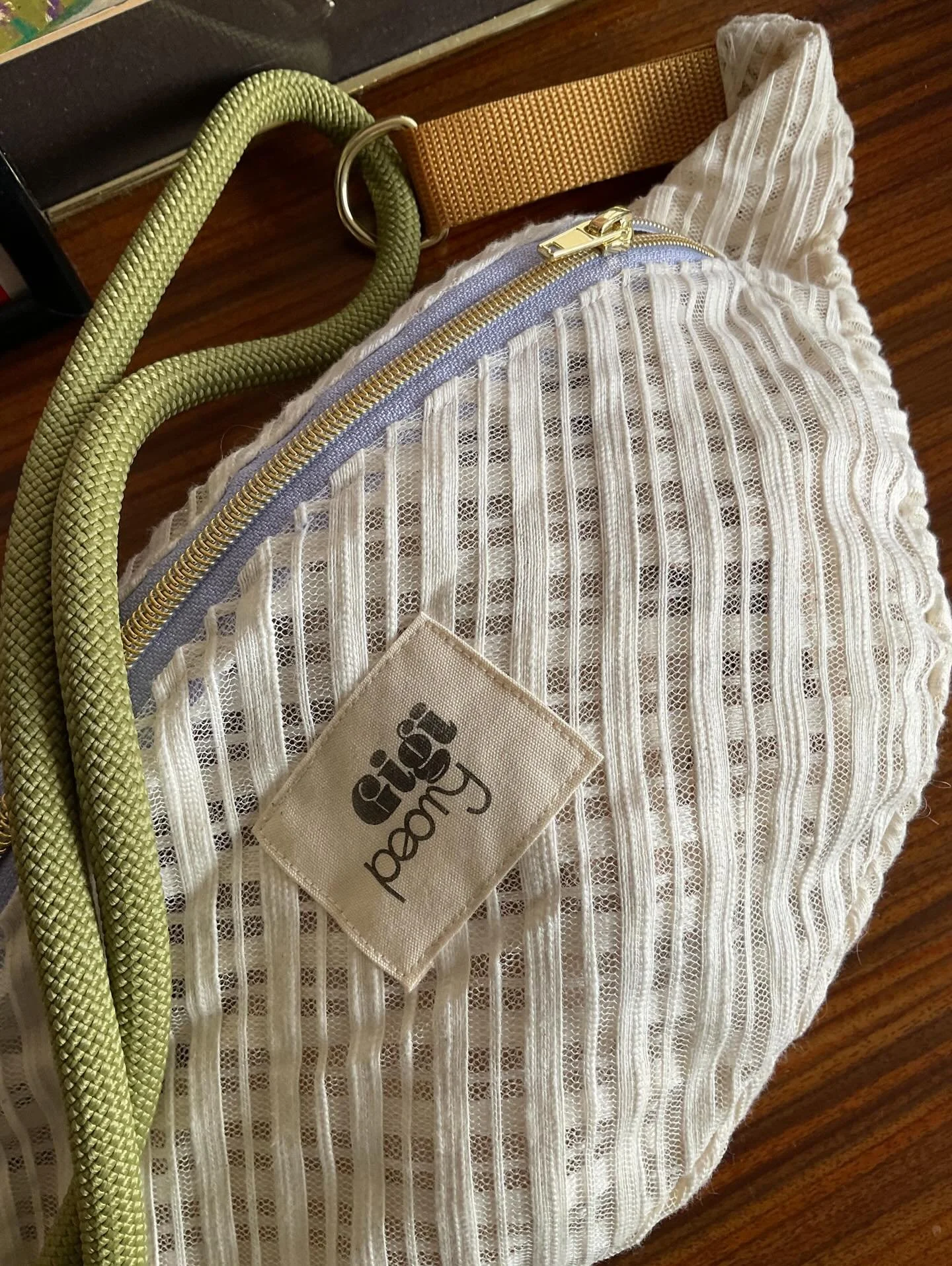 Avant que les nouveaut&eacute;s fleurissent&hellip;

Les frais de port sont offerts, code : GIGI2026 (valable en France m&eacute;tropolitaine)
Et quelques tr&eacute;sors sont en promo 🤍
&Agrave; tr&egrave;s vite !
Nathalie, Gigi Peony
#gigipeony #sa