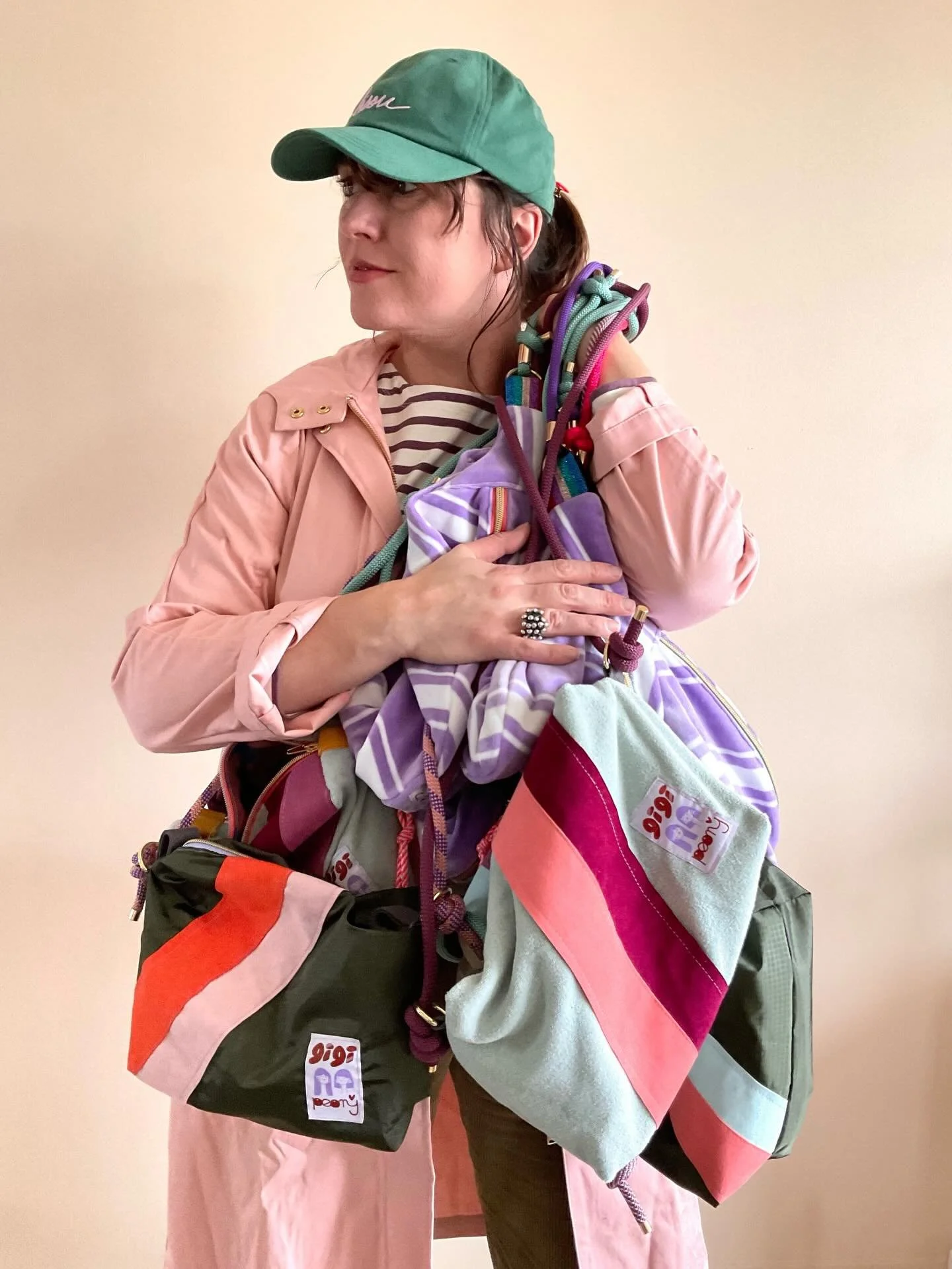 Quelques nouvelles pi&egrave;ces arrivent sur le site.
Petites s&eacute;ries. Du love, du velours, de l&rsquo;&eacute;ponge beaucoup de douceur.
Pas de restock.
Si tu as rep&eacute;r&eacute; ton crush&hellip;
sois l&agrave; &agrave; 14h pile ce Diman