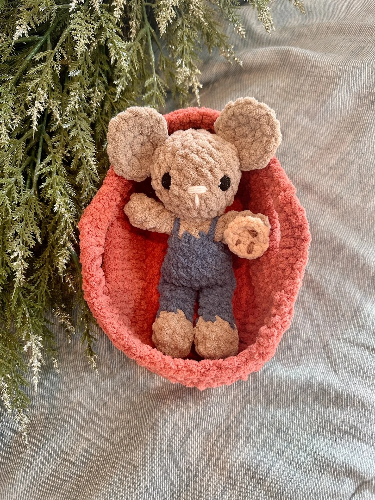 Might need a glass of milk to go with it! 🍪 

Book buddy for my son&rsquo;s stocking is complete! My first crochet Christmas gift for the season is checked off the list ✅

Go check out @oakandmarlow for all the new sizes coming soon of her existing 