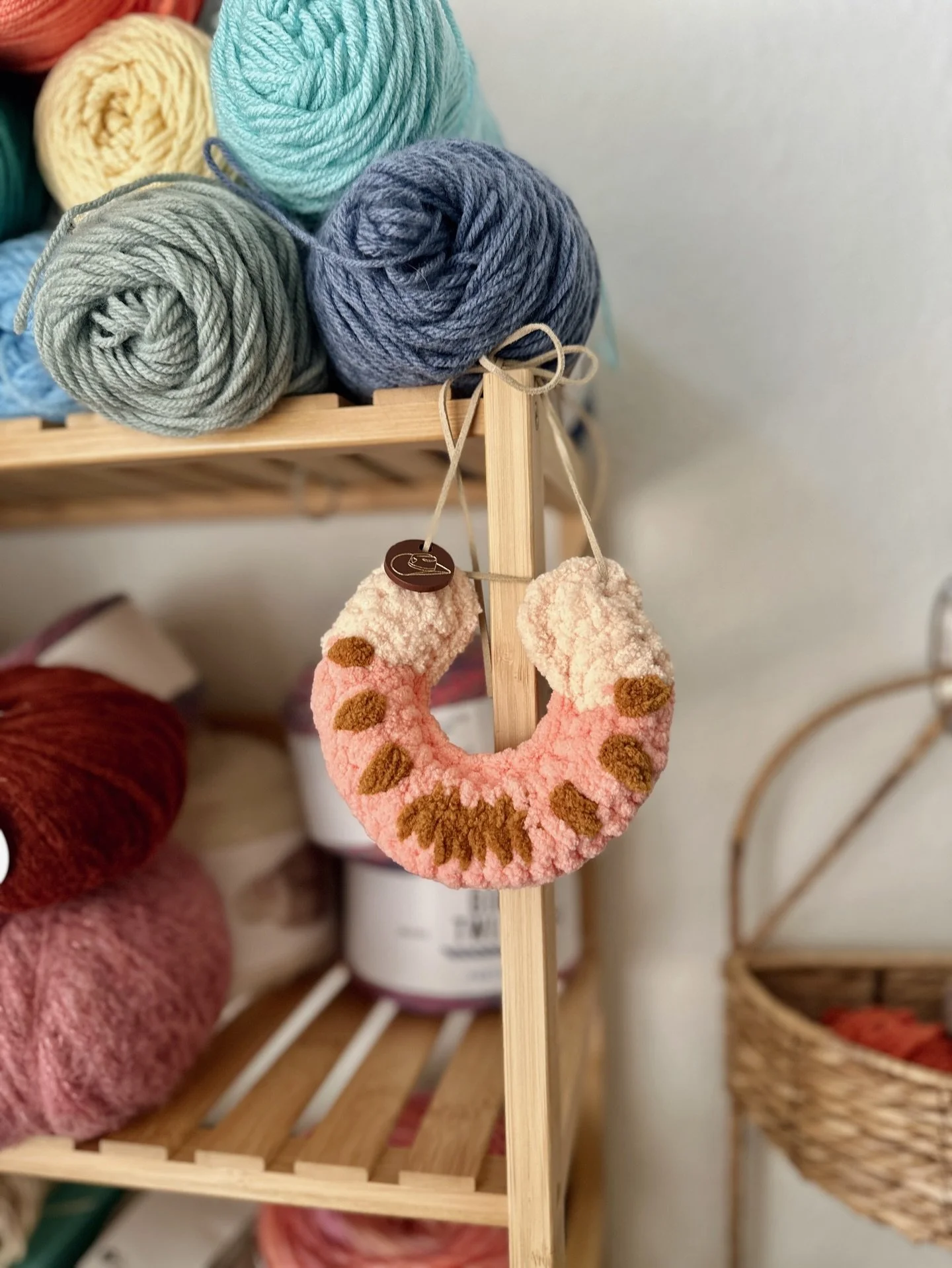 Crocheted some luck into my life! 💕🍀

Horseshoe pattern @dearlittledudley 
Charm used from @patestudios