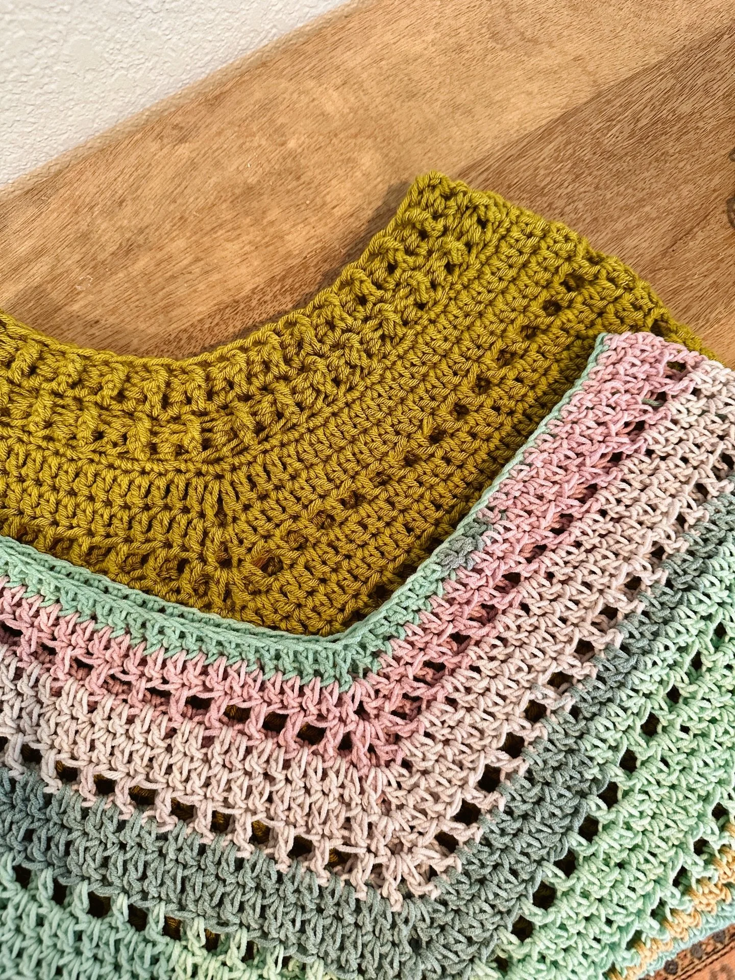 Ice melting projects! 🧊 

Iced in today so I&rsquo;m making more ponchos! Any one notice the fringe on this one?! 

Tester call coming this week! 

#crochetponcho #crochetproject #newpattern