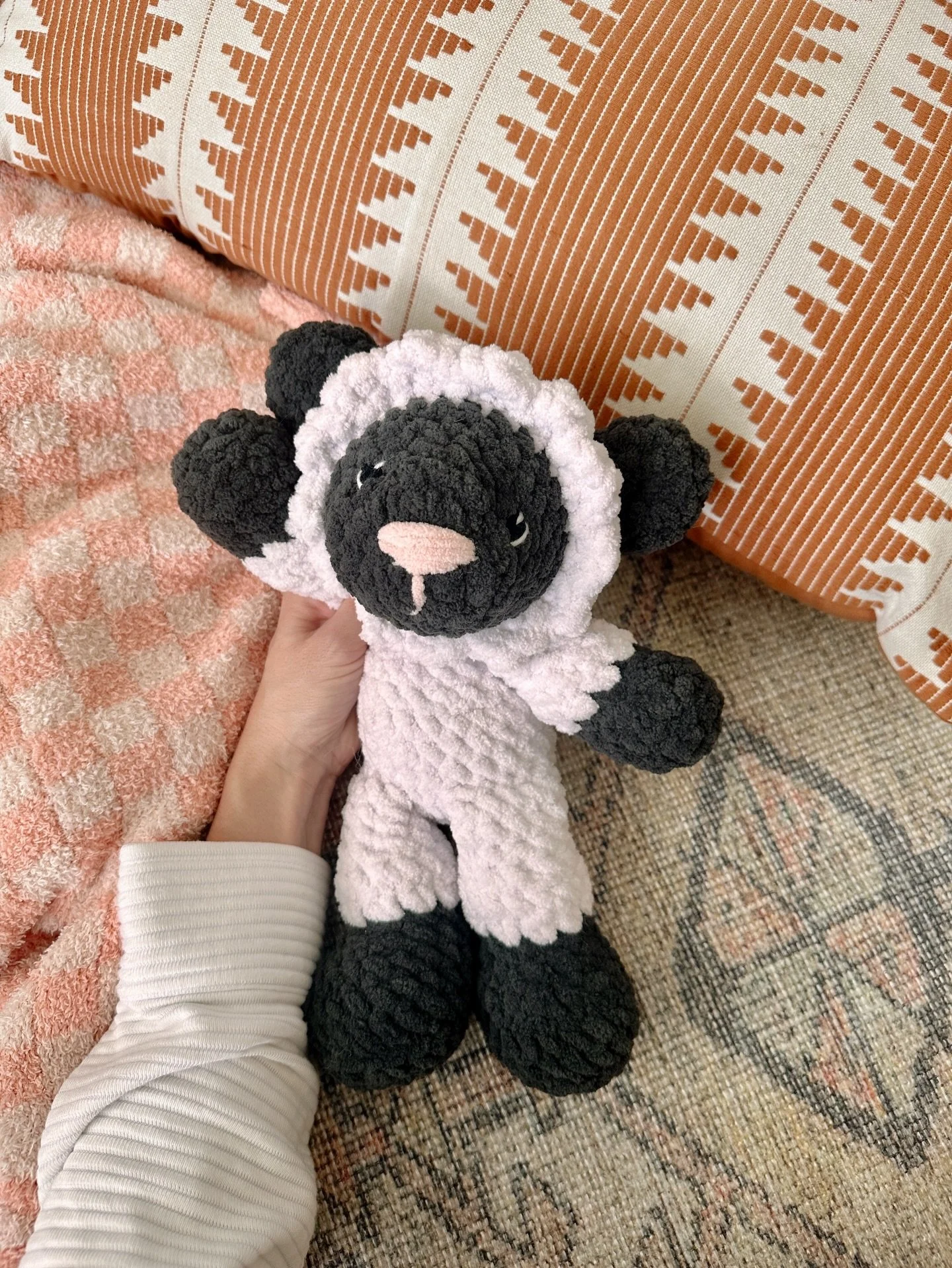 Spring but make it neutral! ☀️ 

Plushie, soft, and ready for spring time! 

Sheep Pattern is coming tomorrow from @daisymaycrochets 

Used all @defiantyarn and the colors are perfect!