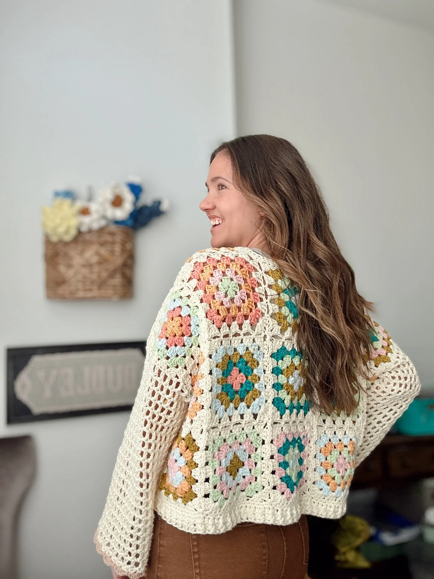 Is it June yet? 

Bc this June cardigan pattern is almost here! Granny square cardigans are always on my Pinterest boards and so glad I finally brought one to life!! 

Pattern coming this week from @shopmodthreads 
Made with @premieryarns cotton spro