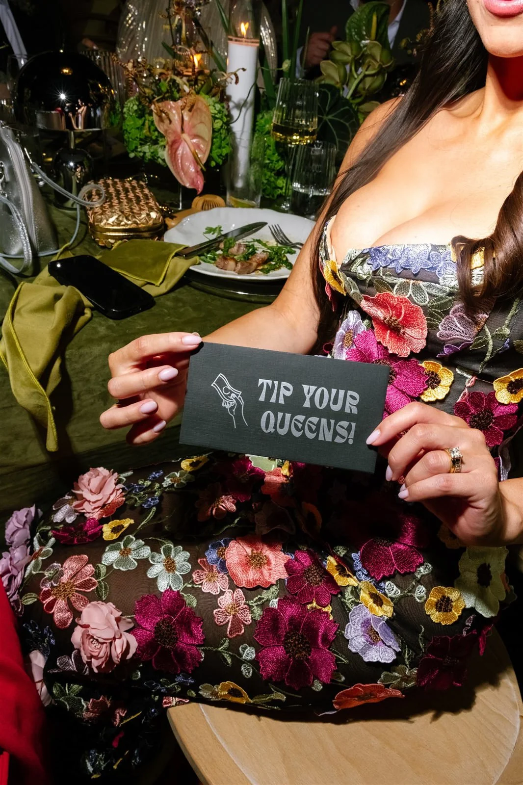 "Tip Your Queens" sign at a Cache Estate wedding reception in Indio, CA, by Palm Springs wedding planner COJ Events