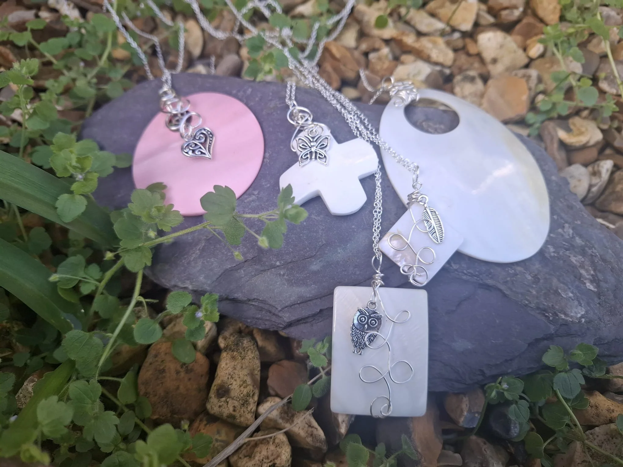 MAKE YOUR OWN SHELL CHARM PENDANT