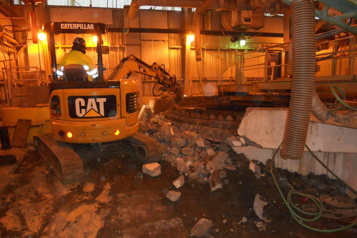 centrifuges with a new screw press system for dewatering solids
