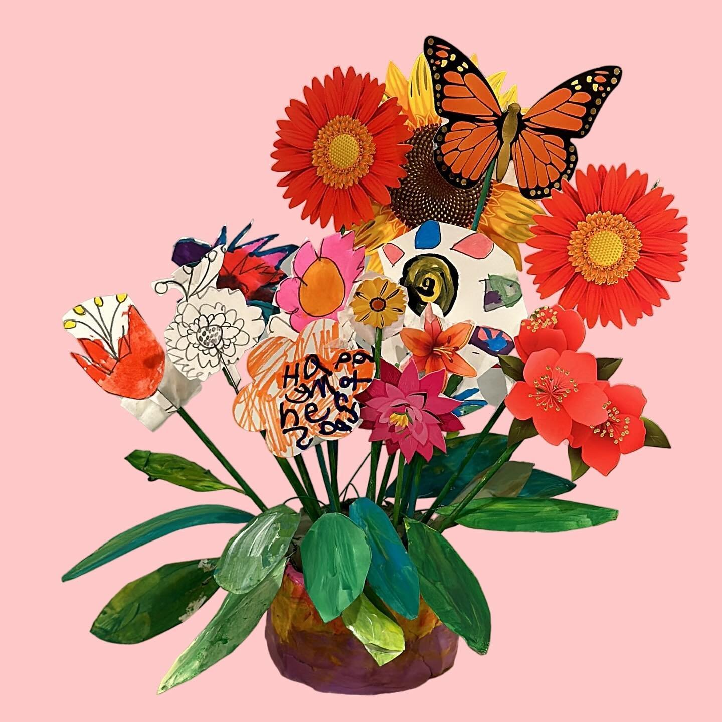 Handmade hugs for Mom! This Mother&rsquo;s Day, surprise her with sweet flower pot artwork crafted by your little one. #happymothersday  #handmadewithlove 
.
.

@elora_artstudio
#mothersdaygift #claypot#flowerarrangement 
#kidsartstudio #vancouverkid