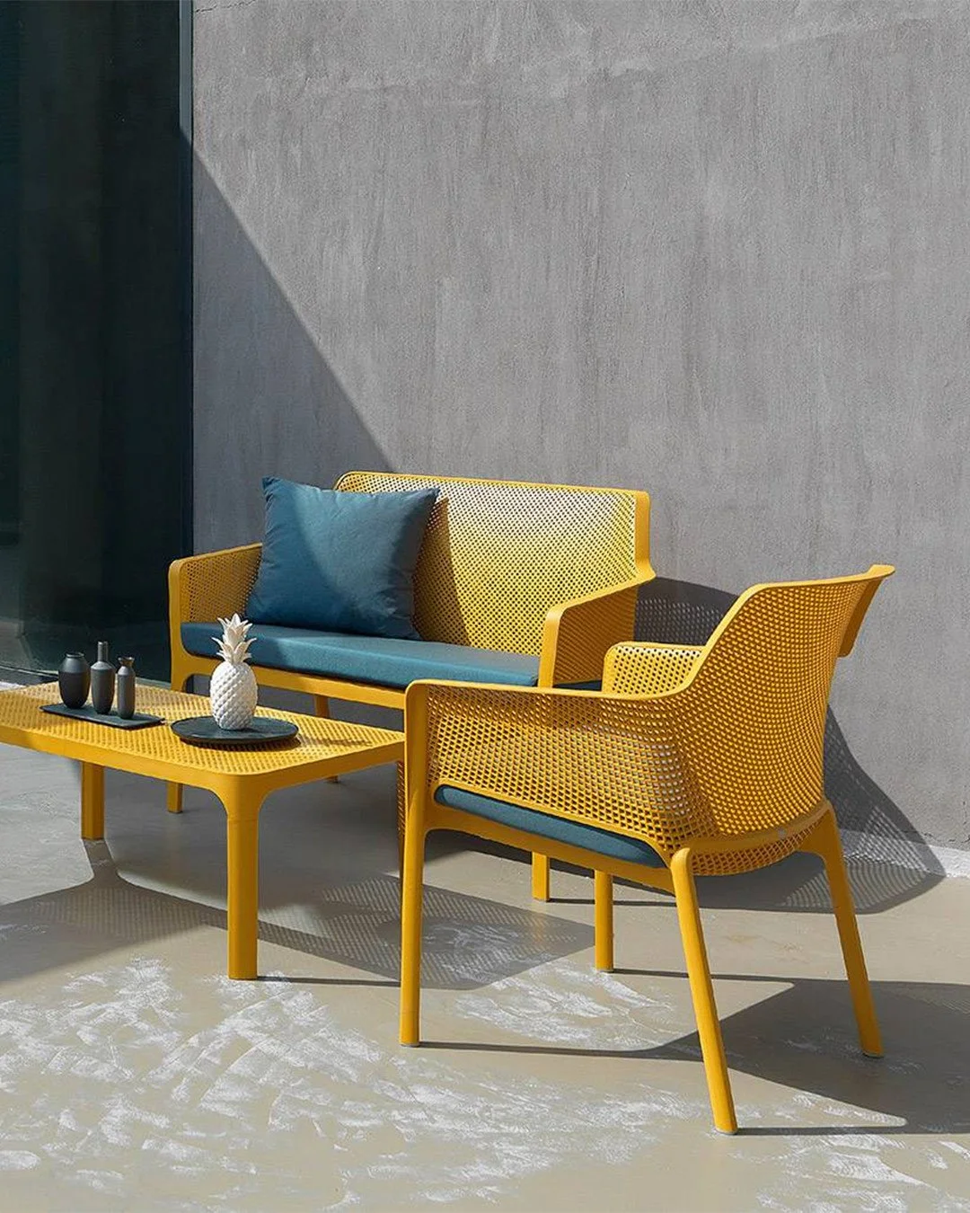 A color that does the work.⁠
⁠
Senape brings a warm, golden tone that adds instant depth and style to any outdoor space. Bold, inviting, and easy to mix in.