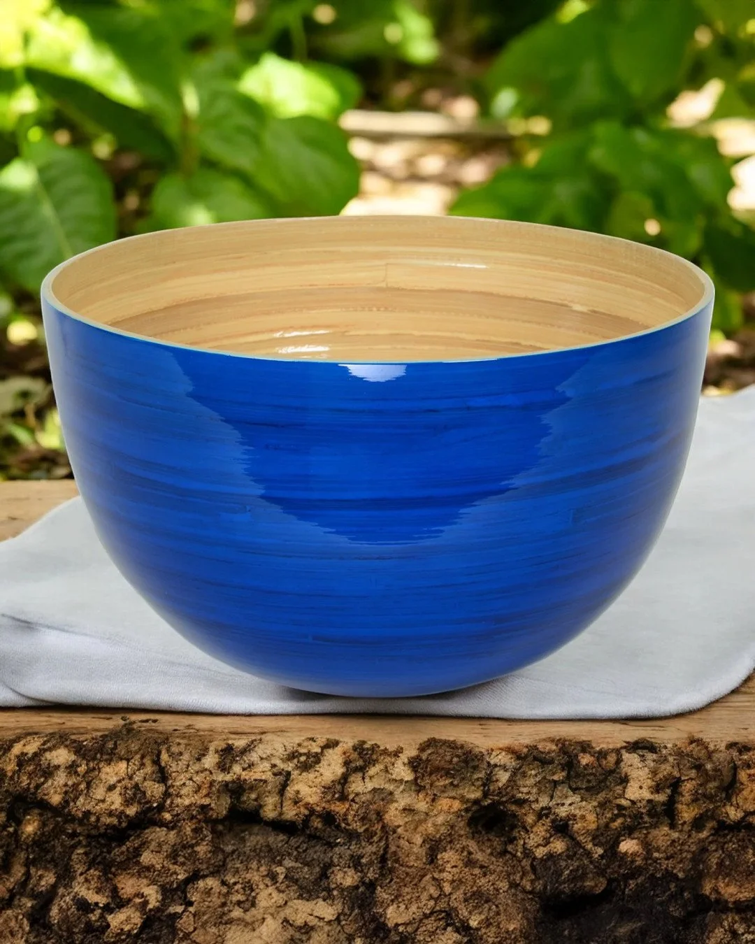 Serve in color.⁠
⁠
Lightweight, durable, and made from sustainable bamboo fiber, this deep salad bowl is built for everyday use. Its vibrant finish brings a fresh pop to the table, while the generous size makes it perfect for salads, sides, and easy 