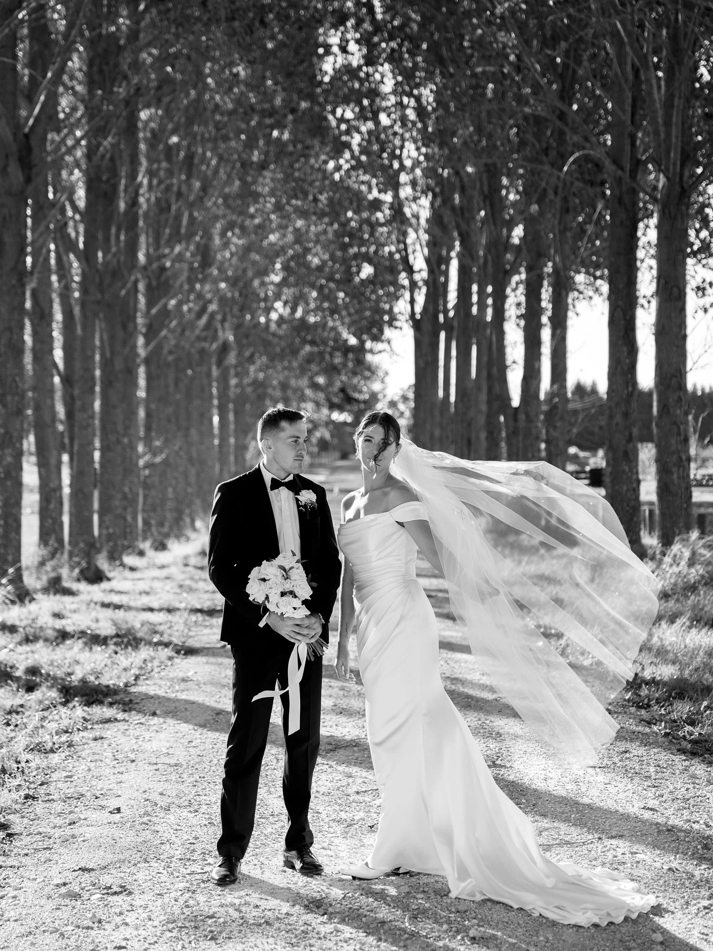 Dreamy 🖤🤍

Willow &amp; Philippa xx

@moments__and_waves 
@phillipashairretreat 
@katyjanemakeupartist
@the_flower_bomb_nz