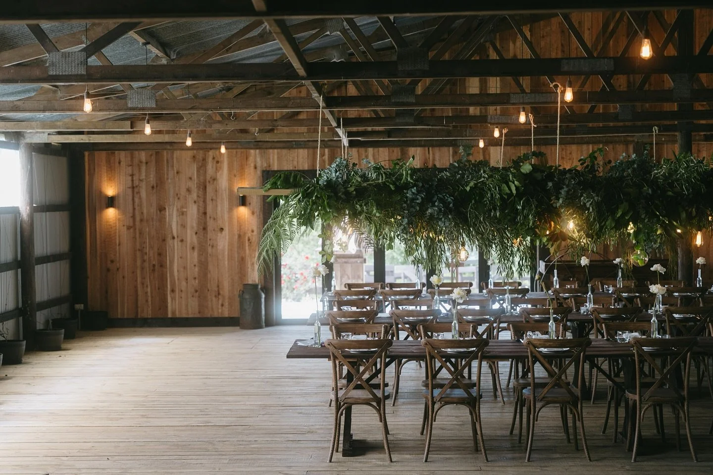 We love this greenery over the table settings.
Styled by @the_flower_bomb_nz 

@moments__and_waves 

Willow &amp; Philippa xx