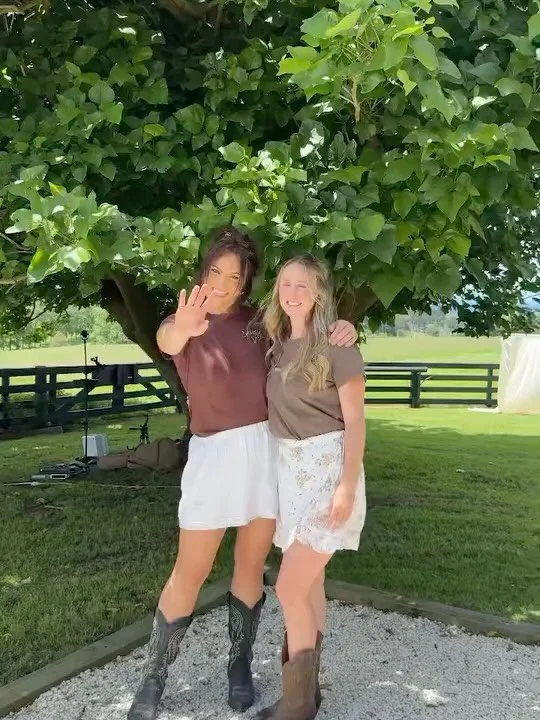 Meet us Willow &amp; Philippa&hellip; or as we&rsquo;re unfortunately known&hellip; Wilippa (we didn&rsquo;t choose the name, it chose us).
Don't let those sweet smiles fool you 😉
We&rsquo;ve been best friends for over a decade, through 3 jobs toget