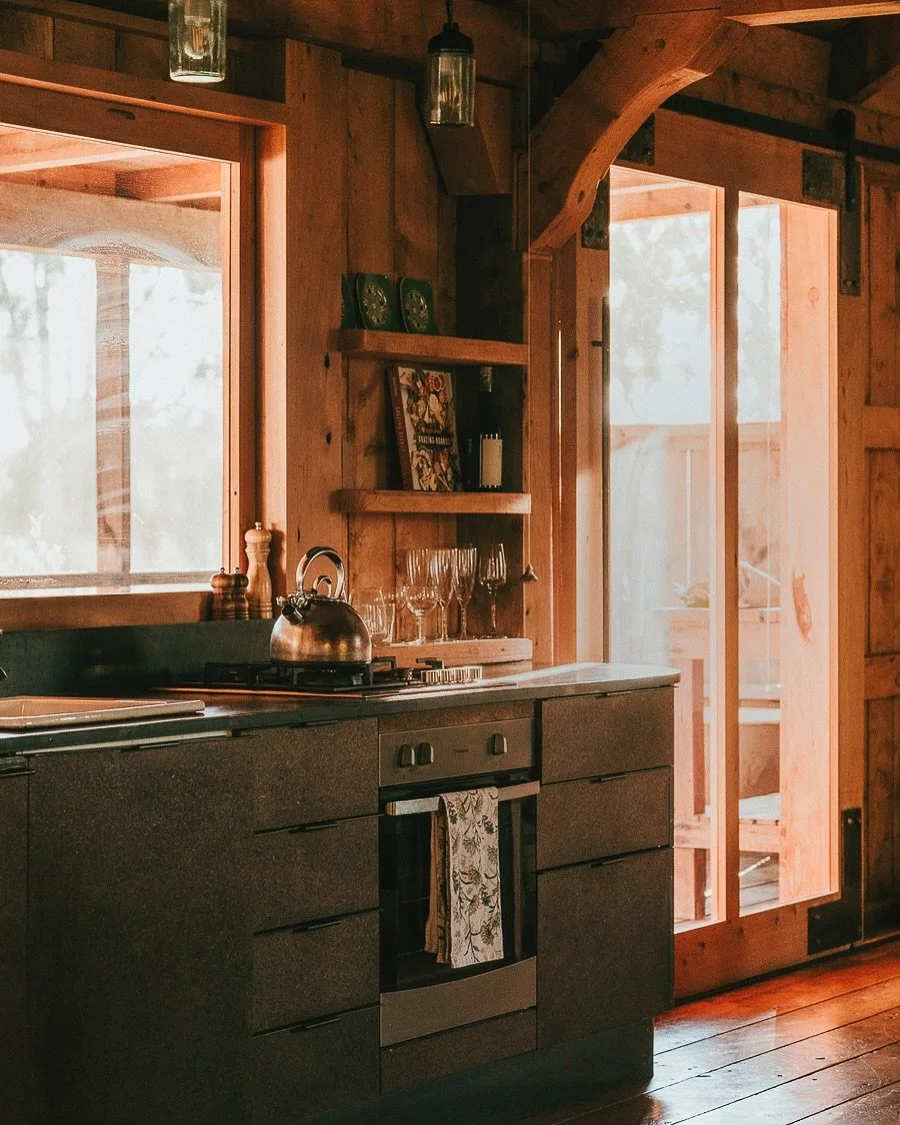 Quiet moments from a little Byron stay @paddock_hall ❤️

#slowstays #slowtravel #naturestays #natureescape #titenbar #byronbay #byronhinterland #slowliving #airbnbcontentcreator #goldcoastphotographer