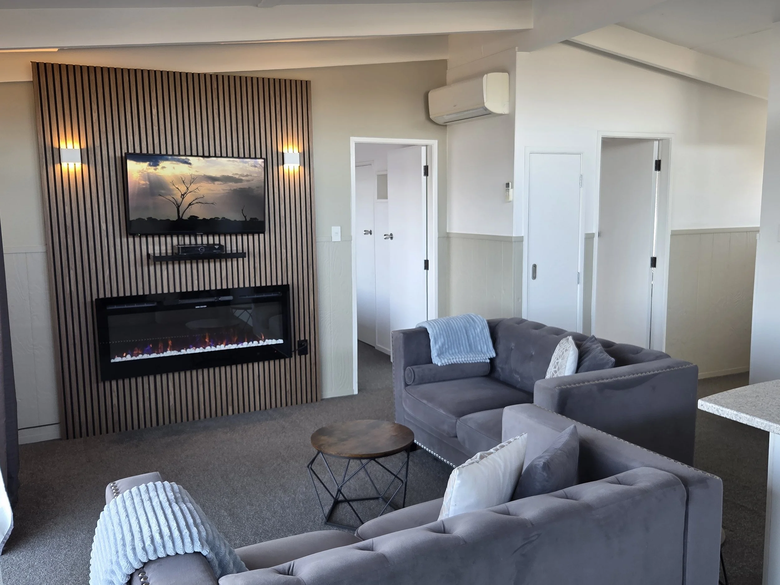 Rm 10 lounge.jpg