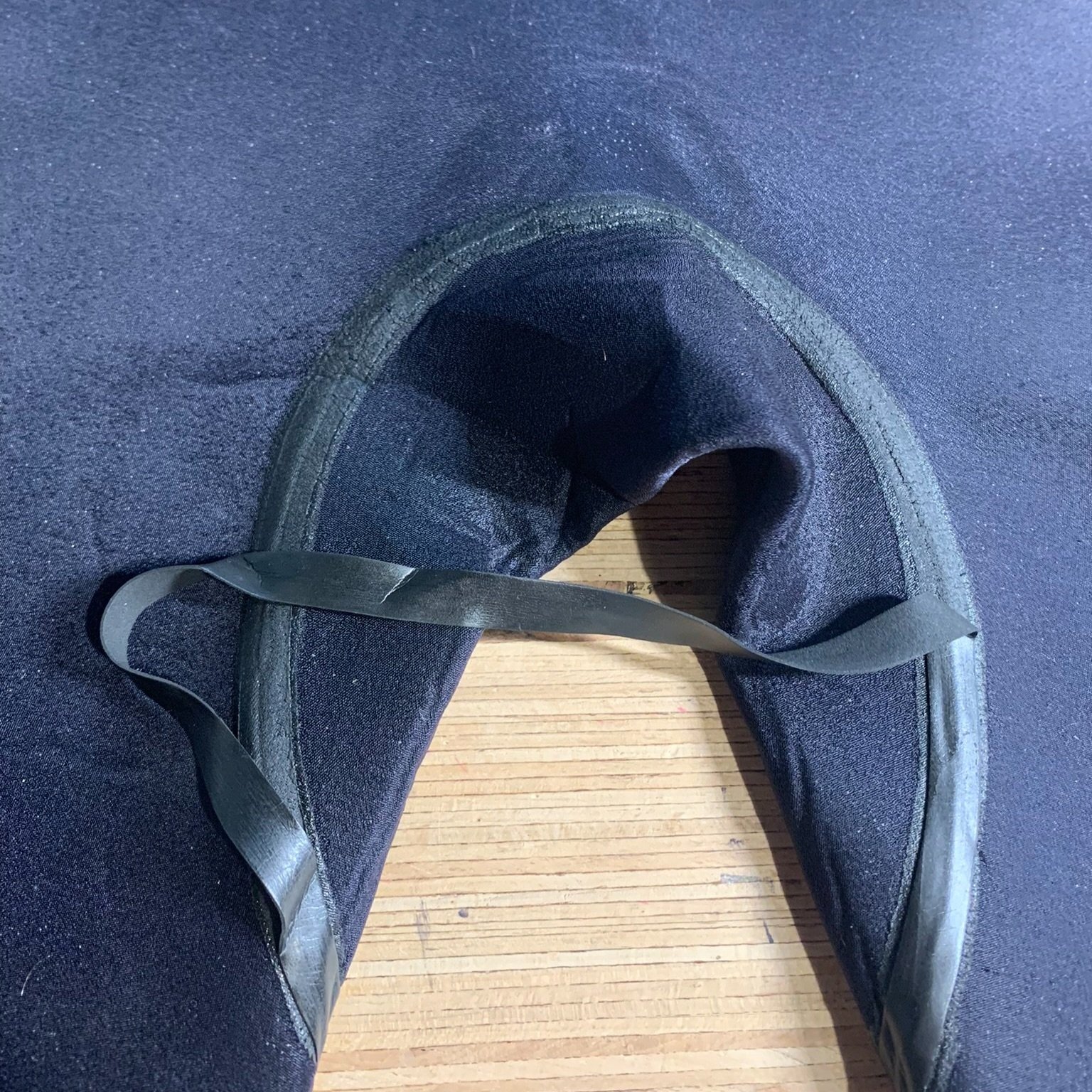 galon thermocollant noir 20 mm étanche réparation combinaison néoprène